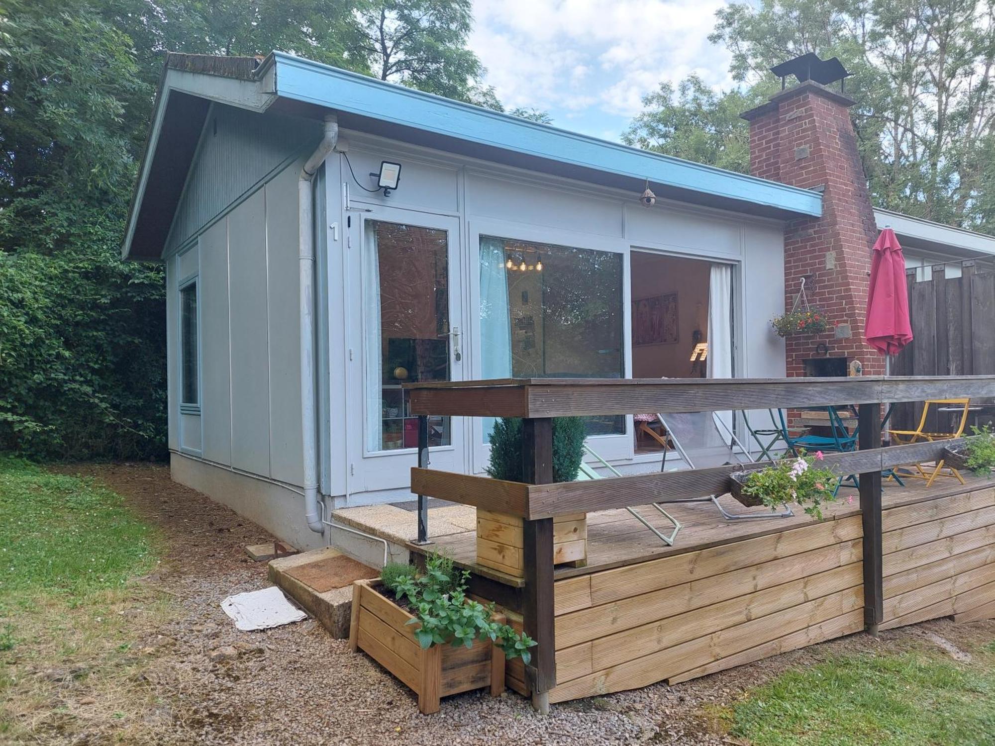 Le Petit Chalet - Bungalow Waulsort Exteriör bild
