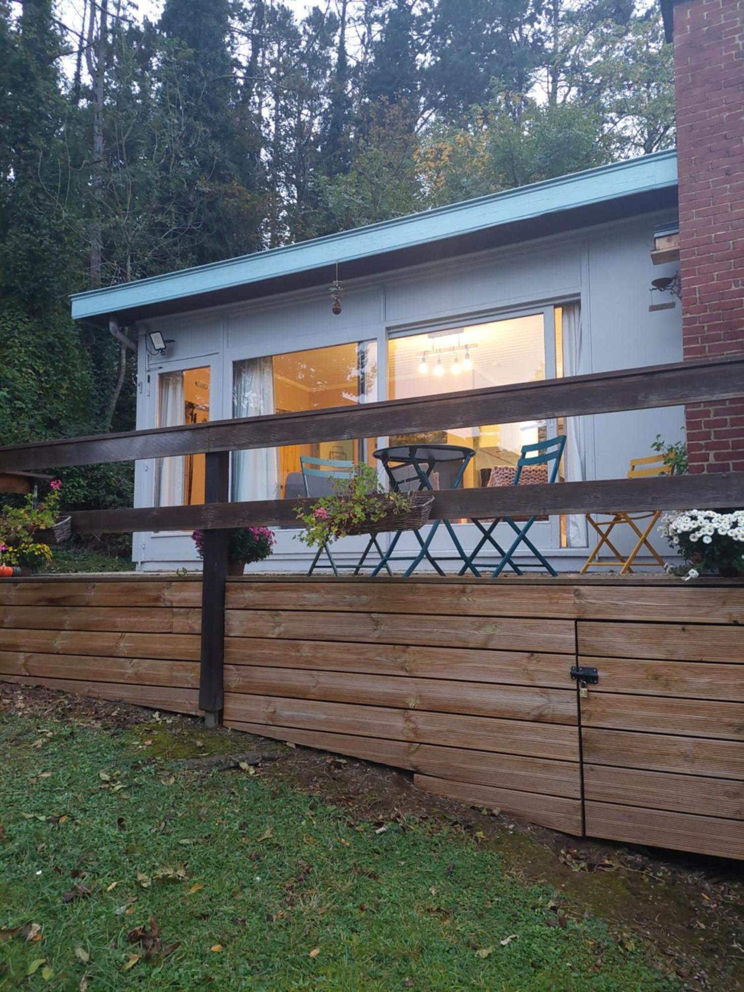Le Petit Chalet - Bungalow Waulsort Exteriör bild