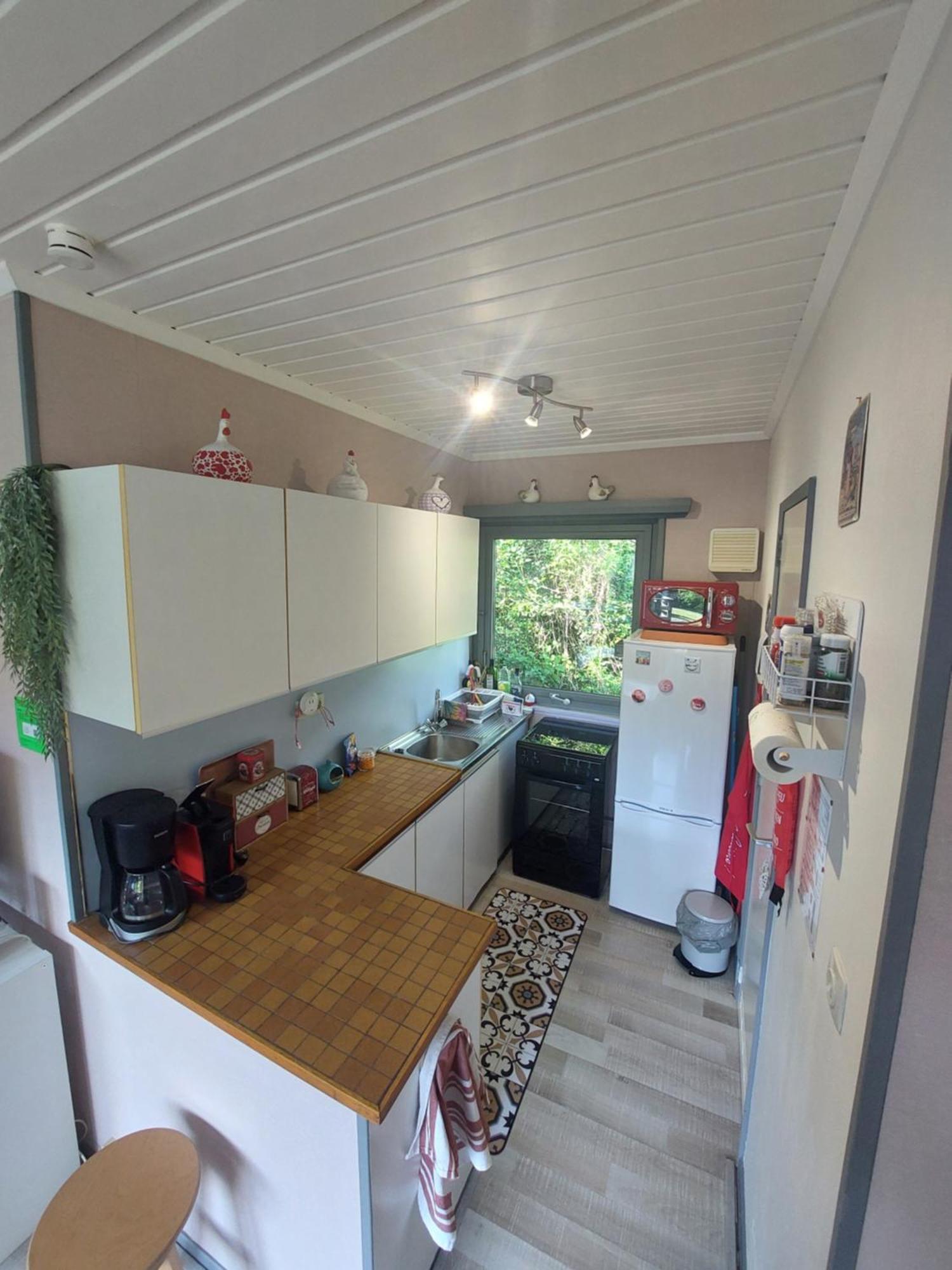 Le Petit Chalet - Bungalow Waulsort Exteriör bild