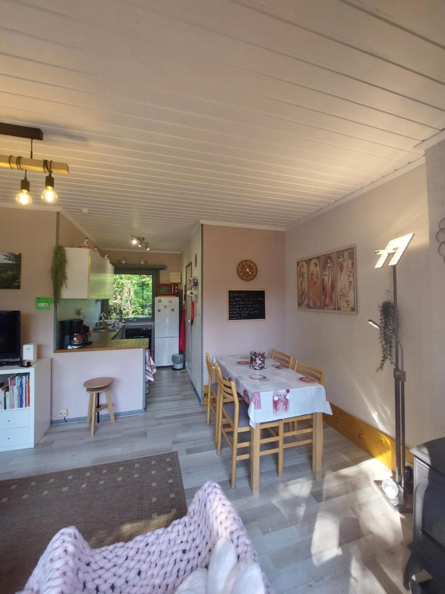 Le Petit Chalet - Bungalow Waulsort Exteriör bild